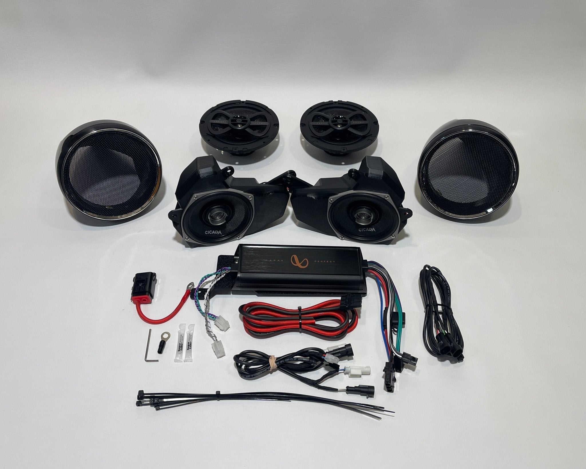 Rear speaker store amplifier